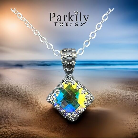 Handcrafted necklace with Swarovski crystal and chain - Picture 2 of 5